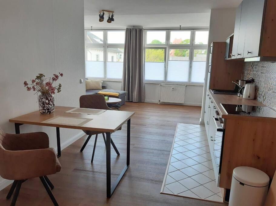 Helle, Offene Whg Im Zentrum Vom Ostseebad Goehren Goehren  Exteriér fotografie